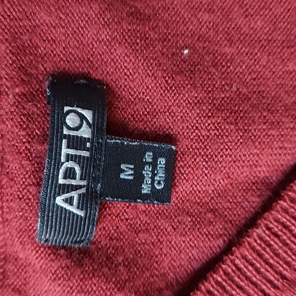 EUC Apt 9 size M gray and burgundy argyle sweater - Picture 3 of 5